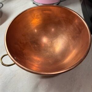 Gorgeous Vintage Copper Mixing Bowl 8.25 inch, 2 Liter. Made in England.